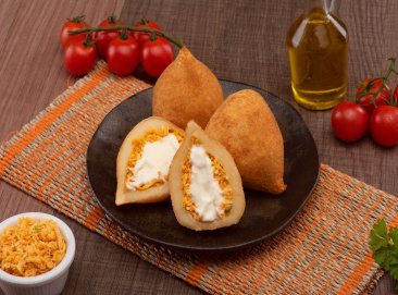 Coxinha de frango com requeijão